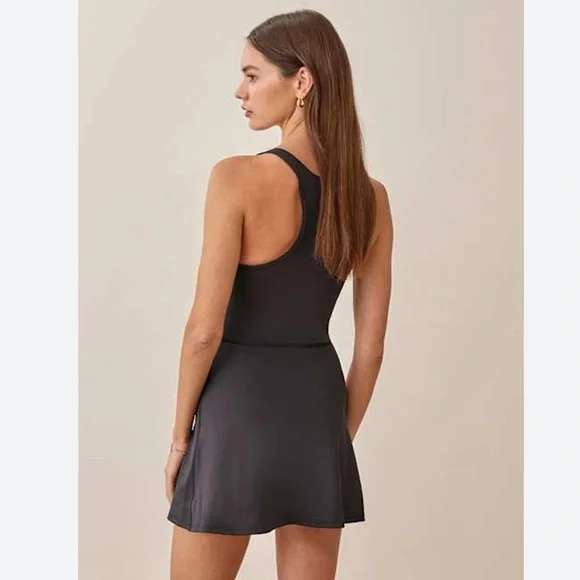REFORMATION ECOMOVE BELLA ACTIVE BLACK TENNIS-CORE DRESS/SKORT‎ V-NECK EUC